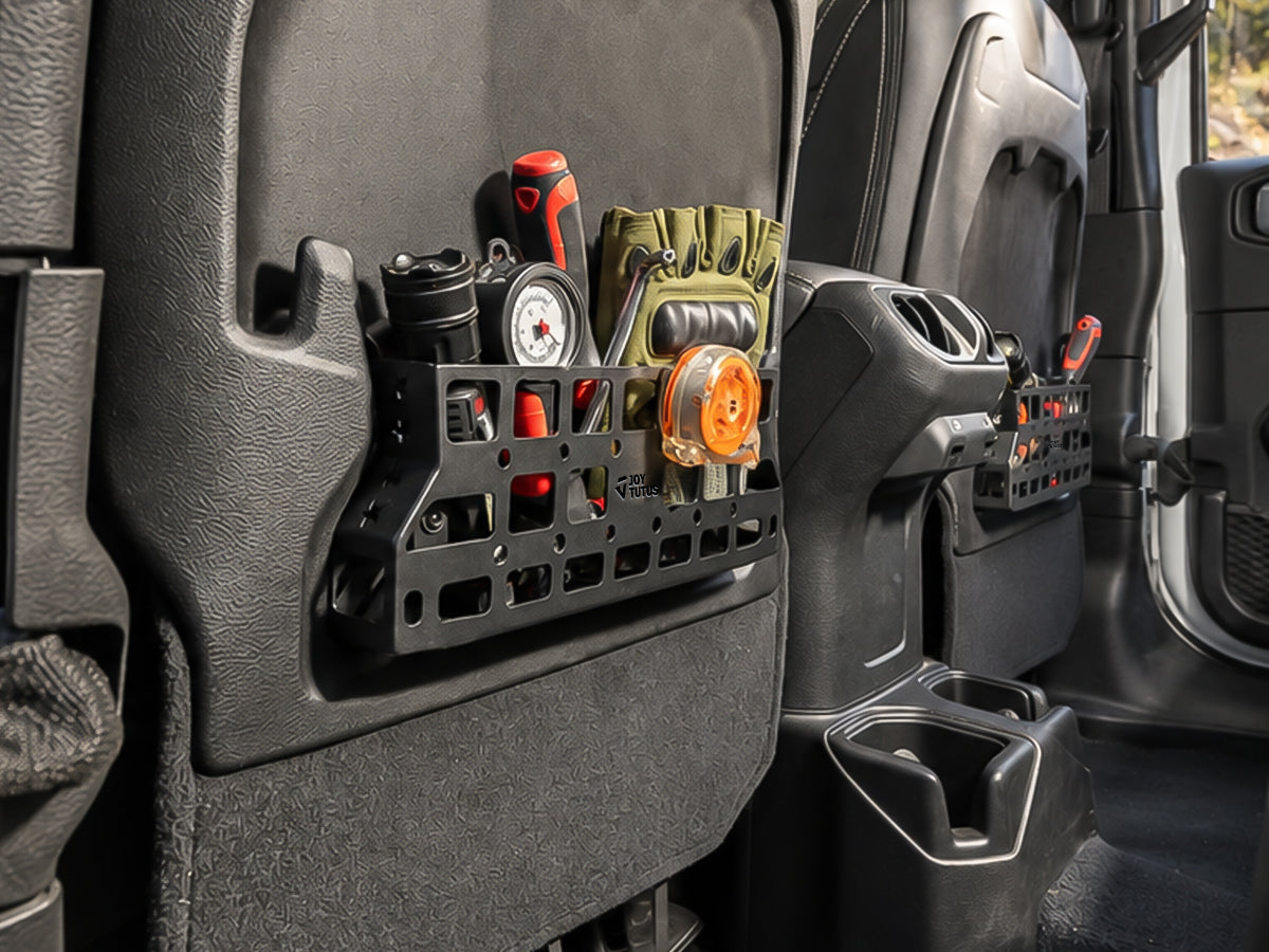 ORGANIZE THE SPACE BEHIND YOUR SEATS