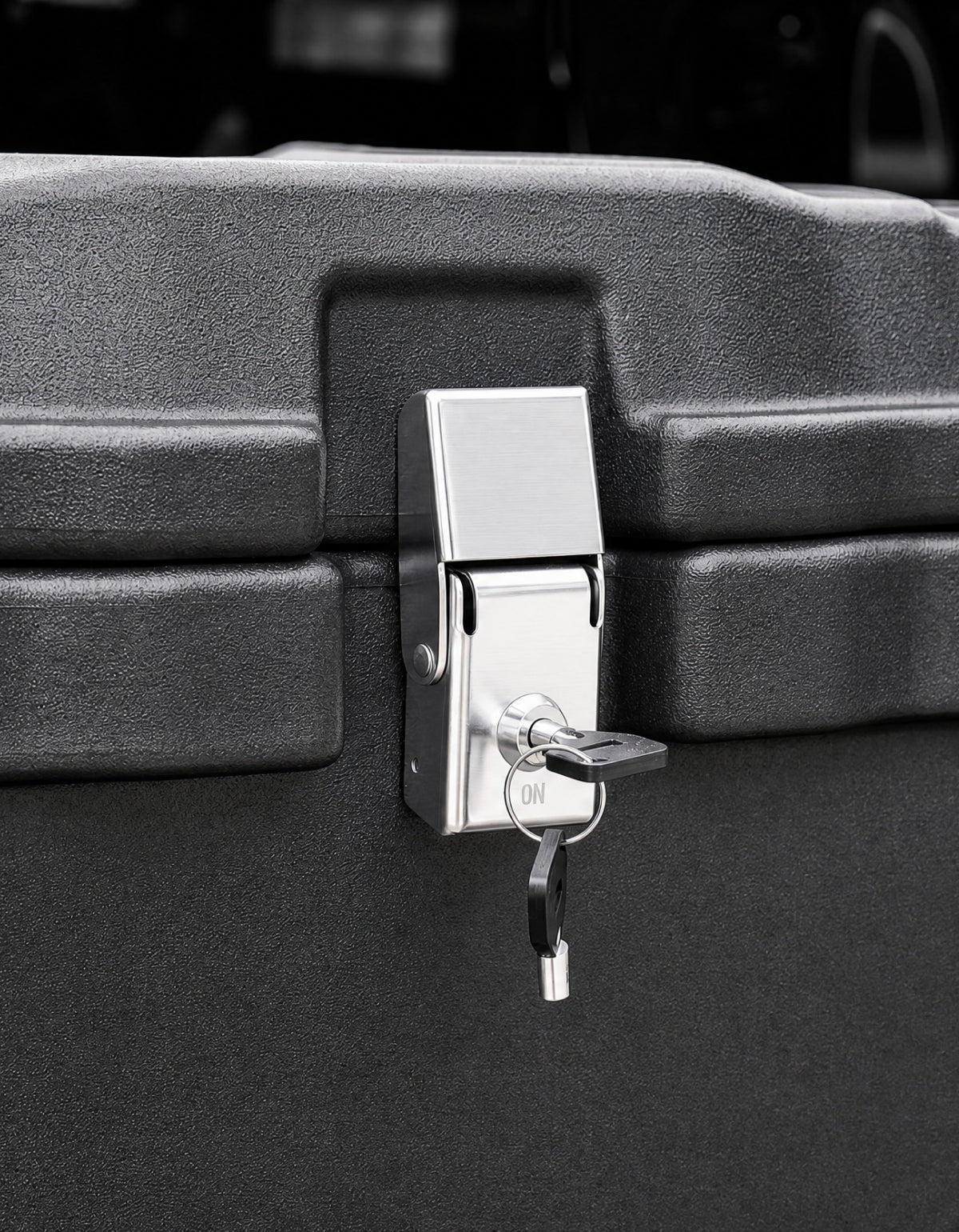 Lockable 160Qt Waterproof Truck Bed Tool Box for Pickup Trucks