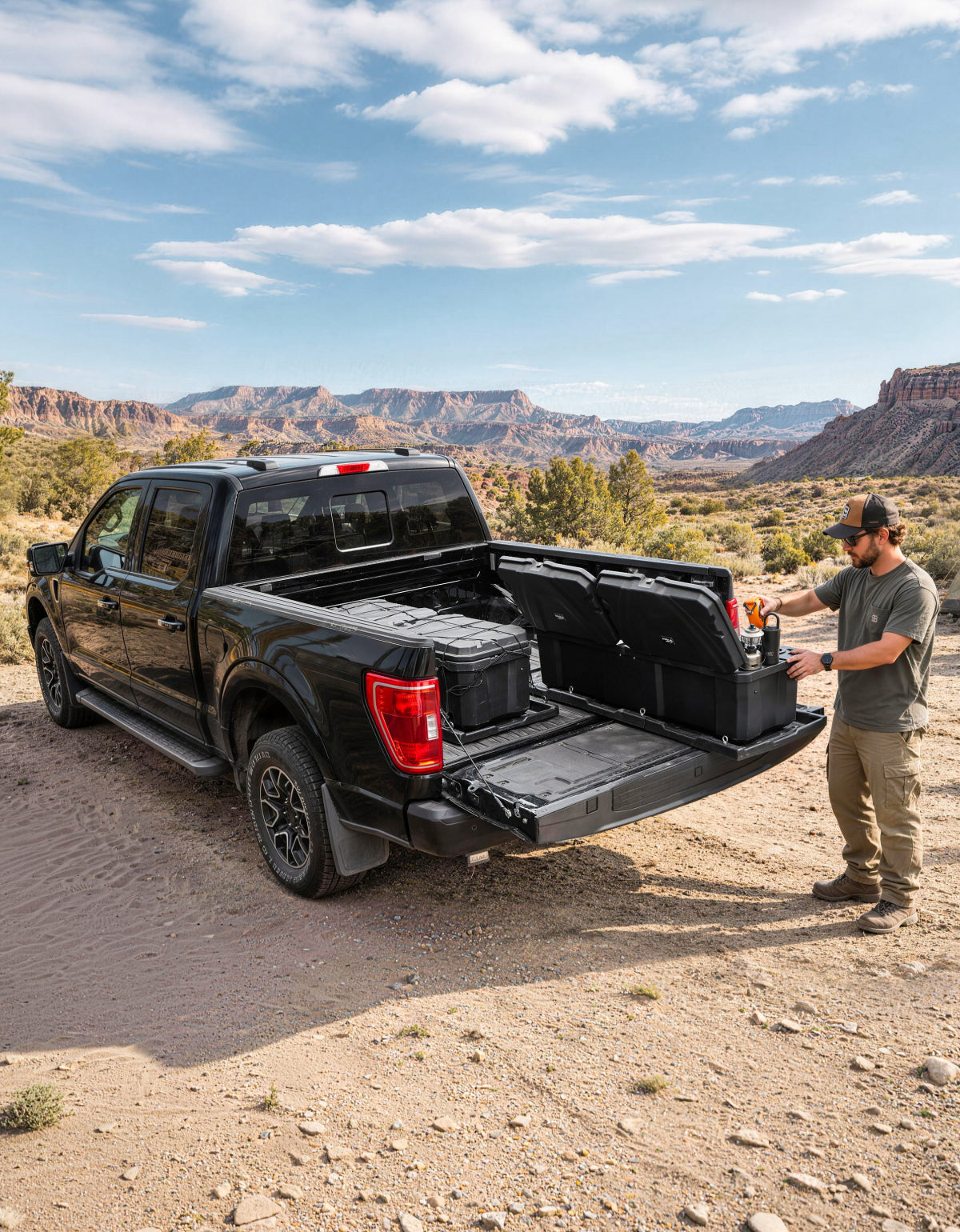 Lockable 160Qt Waterproof Truck Bed Tool Box for Pickup Trucks